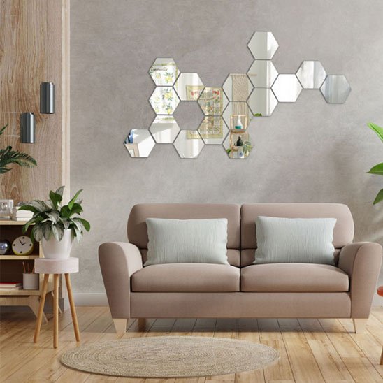 Miroir autocollant argente salon canapé beige