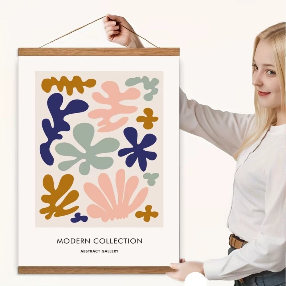 Cadre photo bois magnétique jeune fille qui tient poster