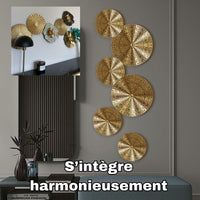 Décoration-murale-dorée-s'intègre-harmonieusement